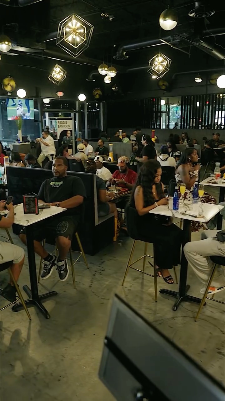 The Best Brunch in the City at Peachez